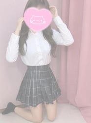 🧏🏻‍♀️🩷