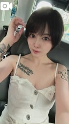 인생에서 한번도 자외선 차단제를 바른 적은 없지만, 대체로 출근하고 가게에 있기 때문에 타지 않는다.