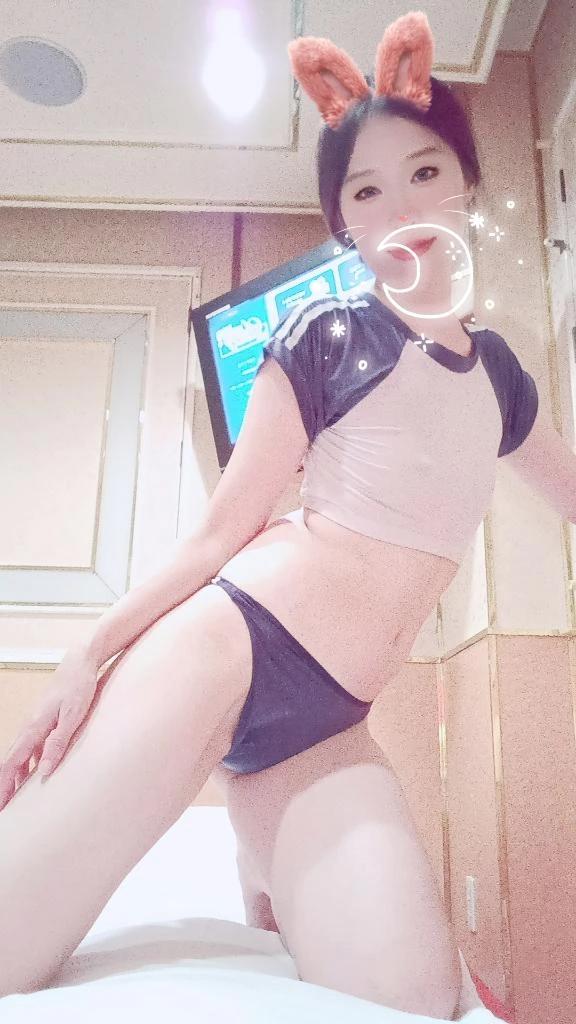 코스프레(⁠｡⁠ / ⁠/⁠/⁠ε⁠/⁠/⁠ / ⁠｡⁠)