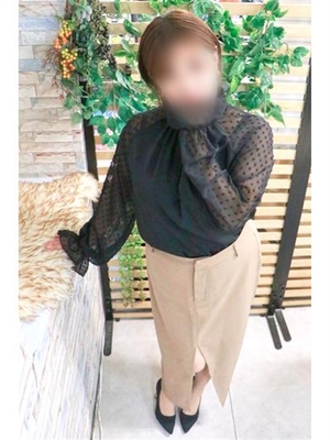 일재의 미형, 절대의 에로스 - 미아